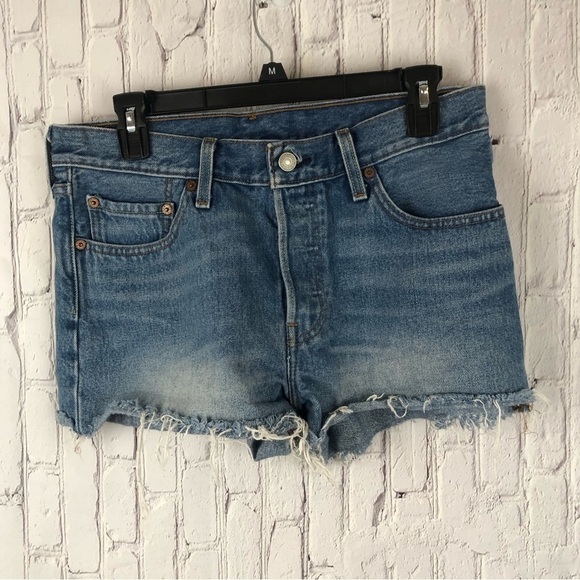 Levi’s 501 cut off denim button fly shorts size 28 - Picture 1 of 8